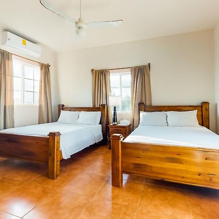 Isebei Guest House Hopkins Room photo