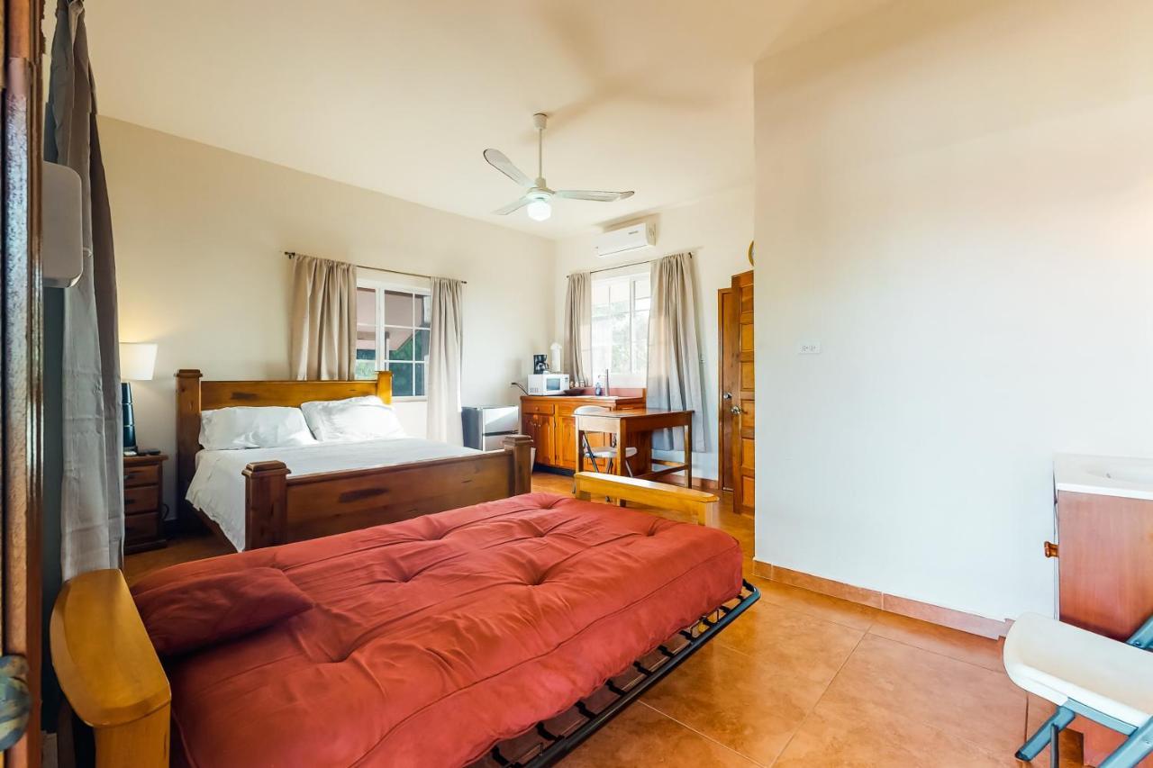 Isebei Guest House Hopkins Exterior photo