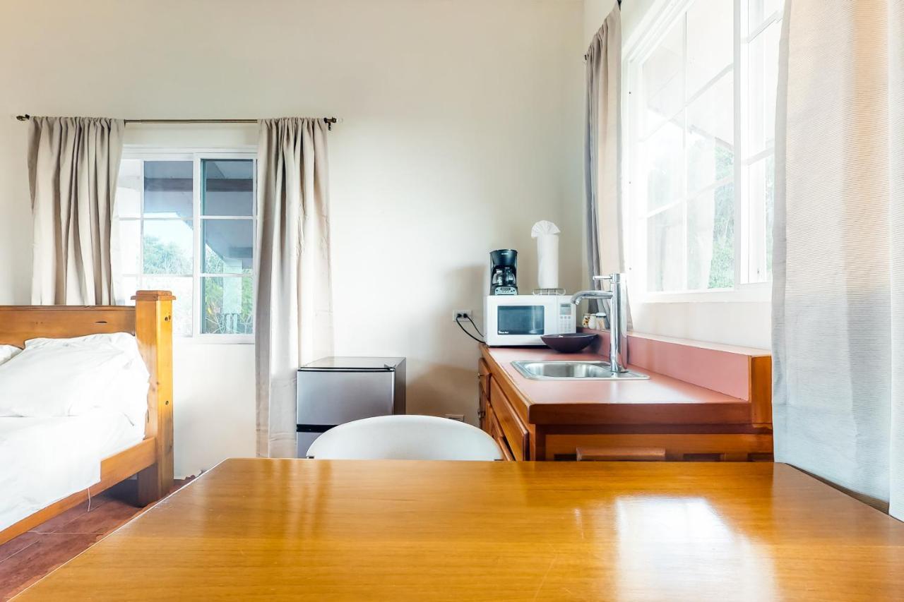 Isebei Guest House Hopkins Exterior photo